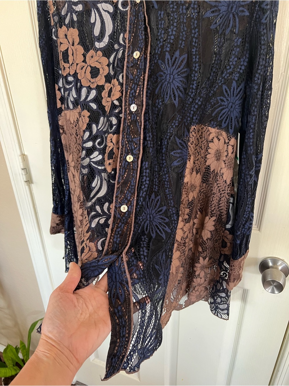 John Mark NWT Patchwork Lace Button Front Tunic Navy Floral Large - Picture 7 of 12